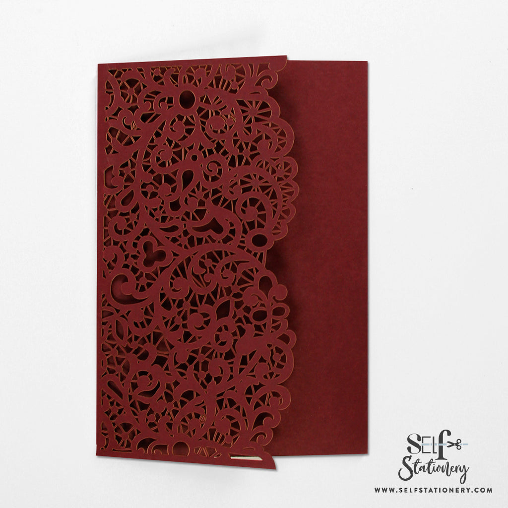 Bordowy pocketfold wycinany laserowo z kopertą