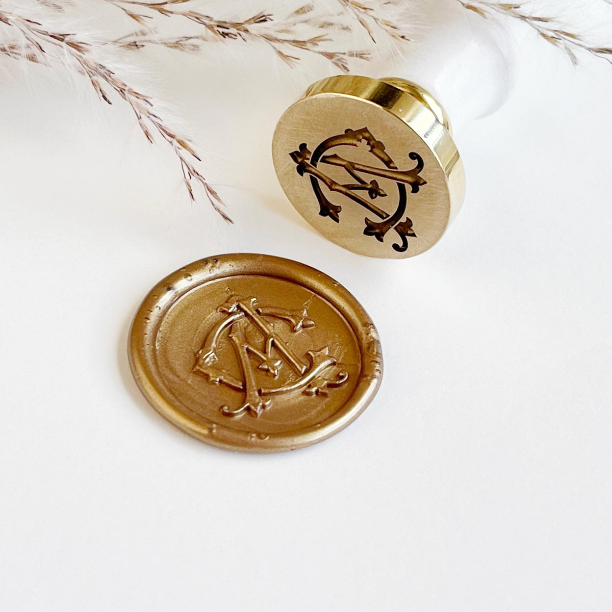 Personalizowana Naklejka Lakowa z Monogramem, Eleganckie Pieczęcie z Inicjałami na Zaproszenia Ślubne, Połączone Inicjały